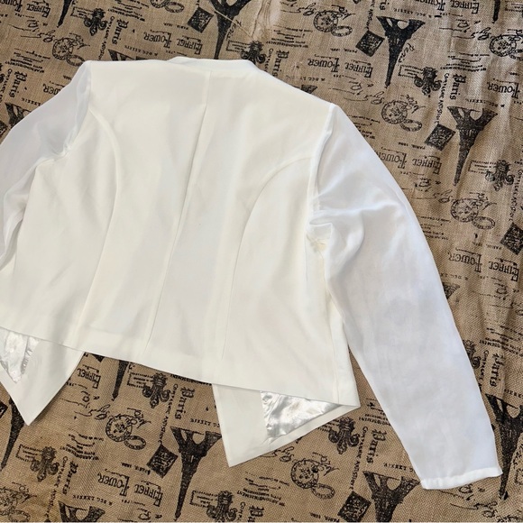 Torrid NWT! Ivory Georgt Cloud Dancer Cardigan Crepe Sleeve Blazer Size 2 - Picture 12 of 14